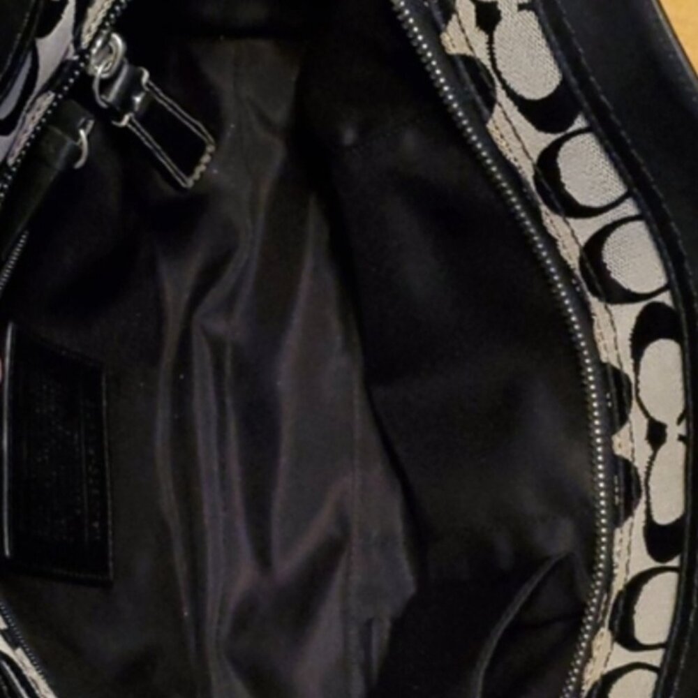 WEEKEND SPECIAL ONLY ! COACH LARGE TOTE WITH MATCHING WALLET - Picture 9 of 16